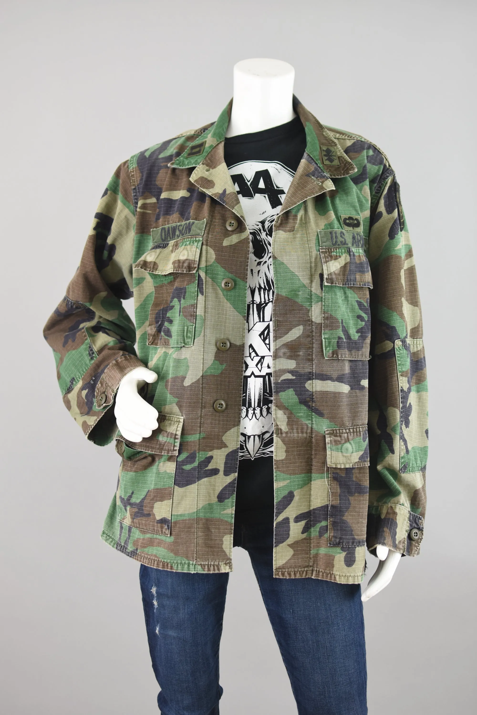 80s Distressed Camouflage Army Fatigue Shirt with Patches, Men's Medium Regular