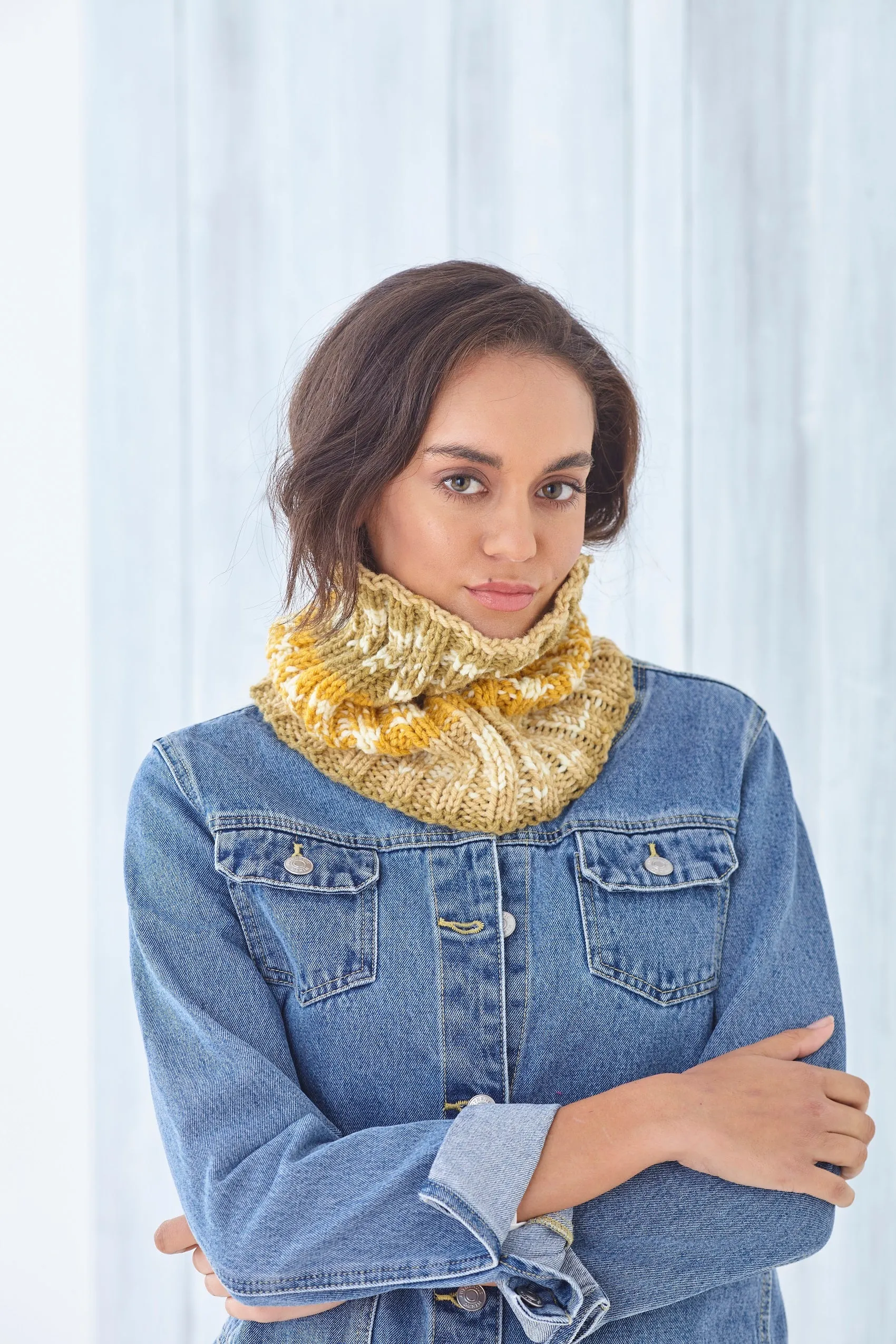 King Cole Chunky Knitting Pattern - Ladies Hats, Snoods, Scarf & Gloves (6113)